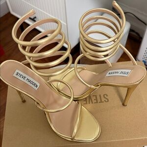 Steve Madden Metallic Gold Spiral Heels